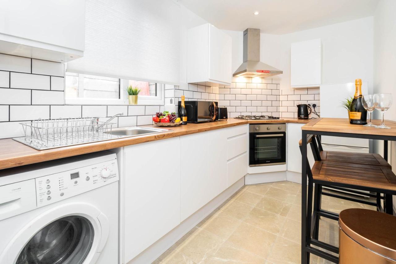 Two Bedroom Apartment - En Suites - Smart Tv'S - Wifi - Netflix - Bearwood Birmingham Exterior foto