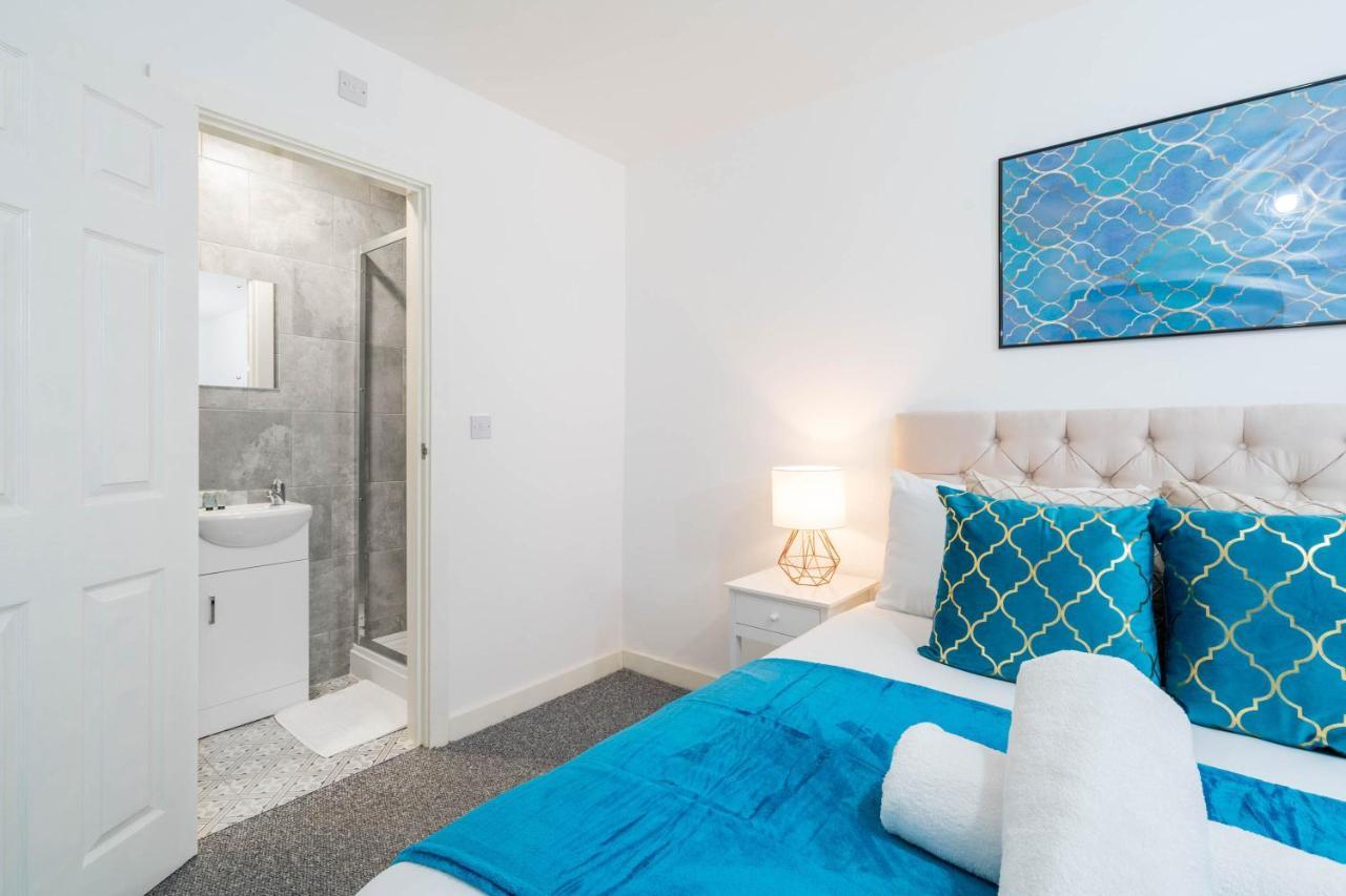 Two Bedroom Apartment - En Suites - Smart Tv'S - Wifi - Netflix - Bearwood Birmingham Exterior foto