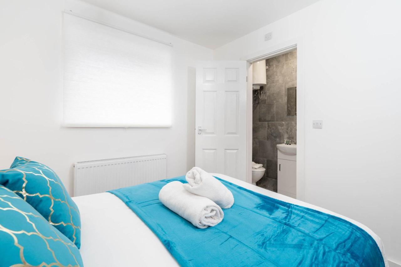 Two Bedroom Apartment - En Suites - Smart Tv'S - Wifi - Netflix - Bearwood Birmingham Exterior foto